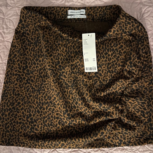 Urban Outfitters Kinsley  Ruched Pull-On Mini Skirt Size S - Picture 1 of 4